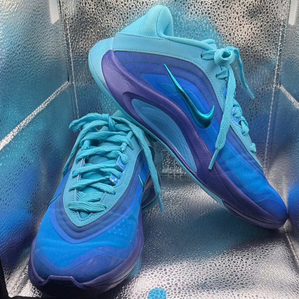 Nike Blue & Teal Gradient Wave Running Shoes